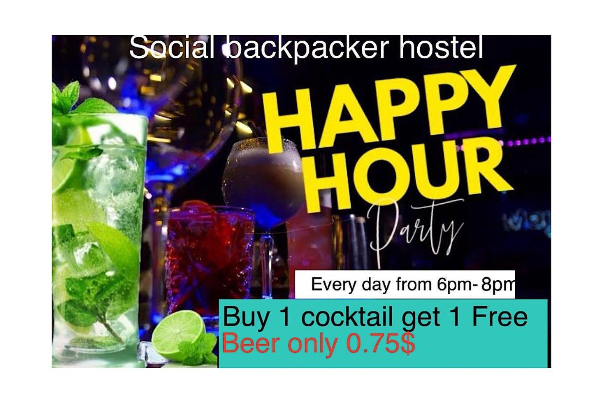 Social Backpacker Hostel & Rooftop Bar باتامبانغ المظهر الخارجي الصورة